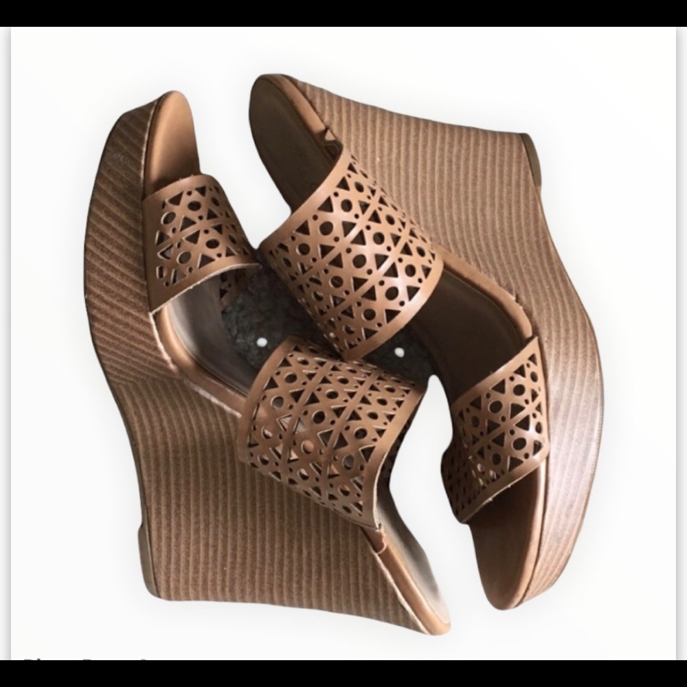 🔴Tan Wedge Sandal - Picture 4 of 10